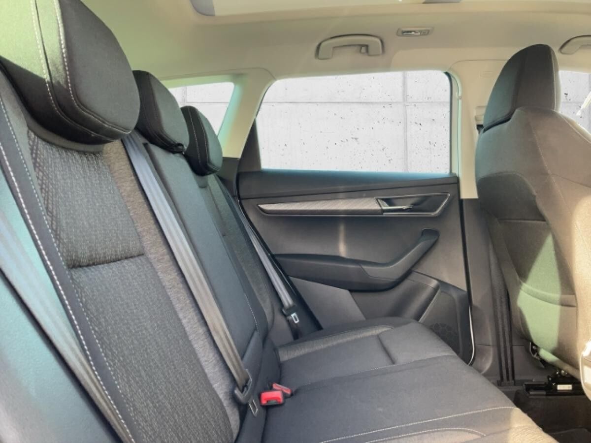 Skoda Karoq Selection 1.5 TSI AHK Pano Navi DigiCock Memory Sitze LED