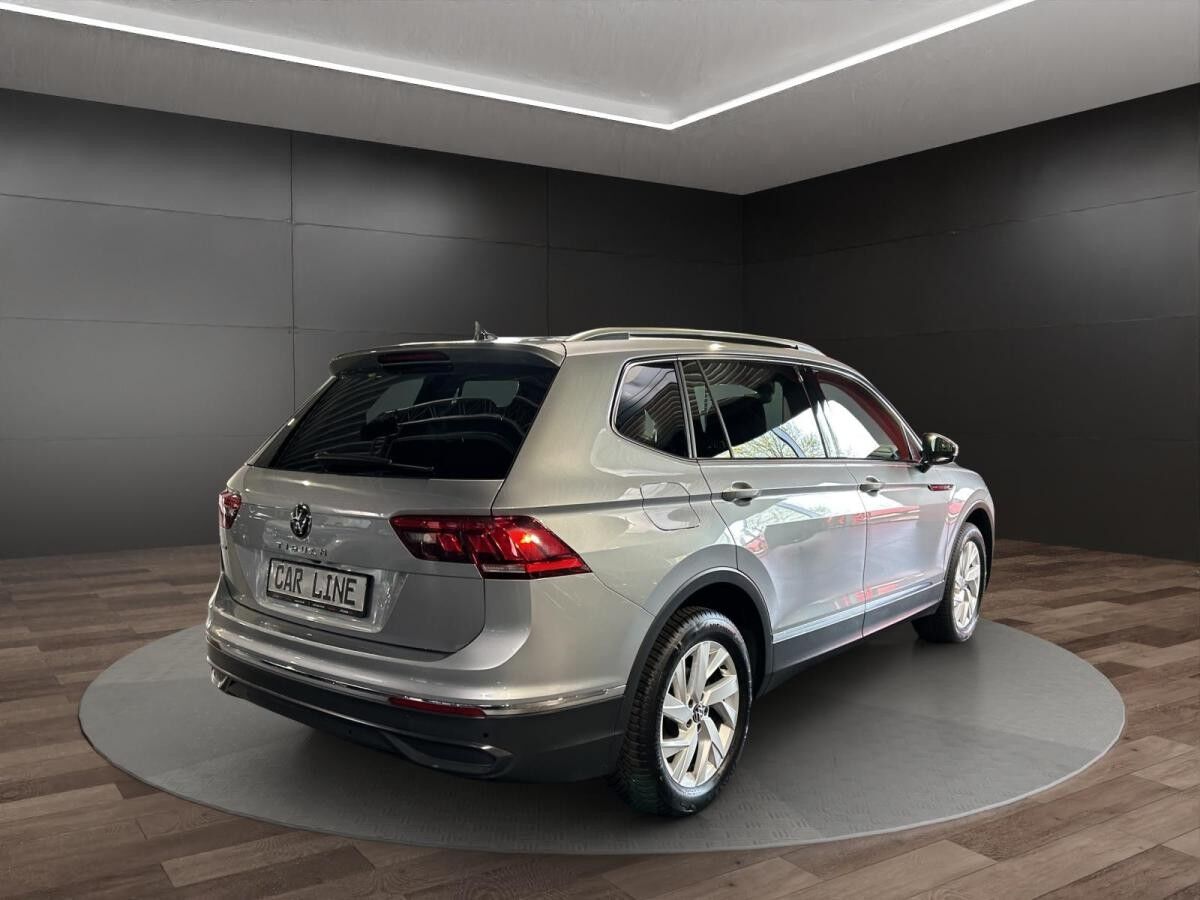 Volkswagen Tiguan Allspace Life 2.0 TDI*AHK*CAM*ACC*7SITZE* Volkswagen Tiguan Allspace Life 2.0 TDI*AHK*CAM*ACC*7SITZE*