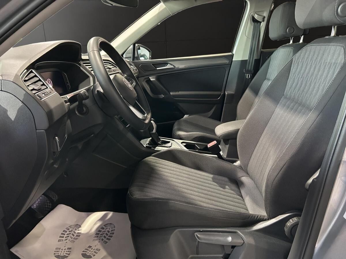 Volkswagen Tiguan Allspace Life 2.0 TDI*AHK*CAM*ACC*7SITZE* Volkswagen Tiguan Allspace Life 2.0 TDI*AHK*CAM*ACC*7SITZE*