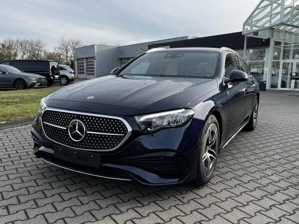 Mercedes-Benz E 220 d T-Modell AMG+AHK+DISTRONIC+KEYLESS+2 JAHRE GARANTIE