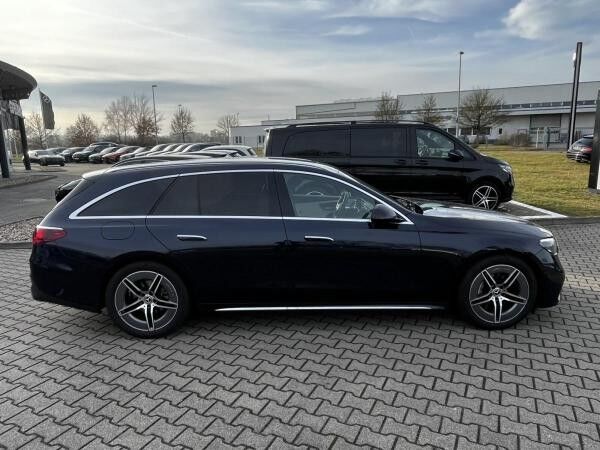 Mercedes-Benz E 220 d T-Modell AMG+AHK+DISTRONIC+KEYLESS+2 JAHRE GARANTIE