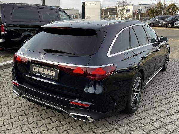 Mercedes-Benz E 220 d T-Modell AMG+AHK+DISTRONIC+KEYLESS+2 JAHRE GARANTIE