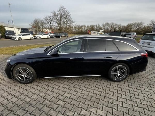 Mercedes-Benz E 220 d T-Modell AMG+AHK+DISTRONIC+KEYLESS+2 JAHRE GARANTIE