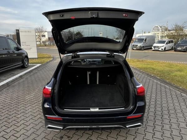 Mercedes-Benz E 220 d T-Modell AMG+AHK+DISTRONIC+KEYLESS+2 JAHRE GARANTIE