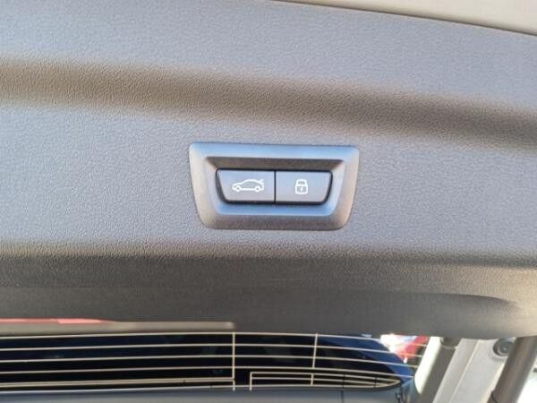 BMW iX1 eDrive20 xLine El. Panodach Navi Digitales Cockpit Memory Sitze Soundsystem HarmanKardon