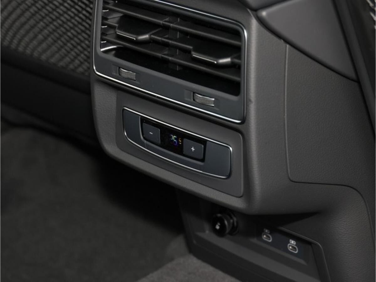 Audi Q7 SUV S line 60 TFSI e quattro ALW