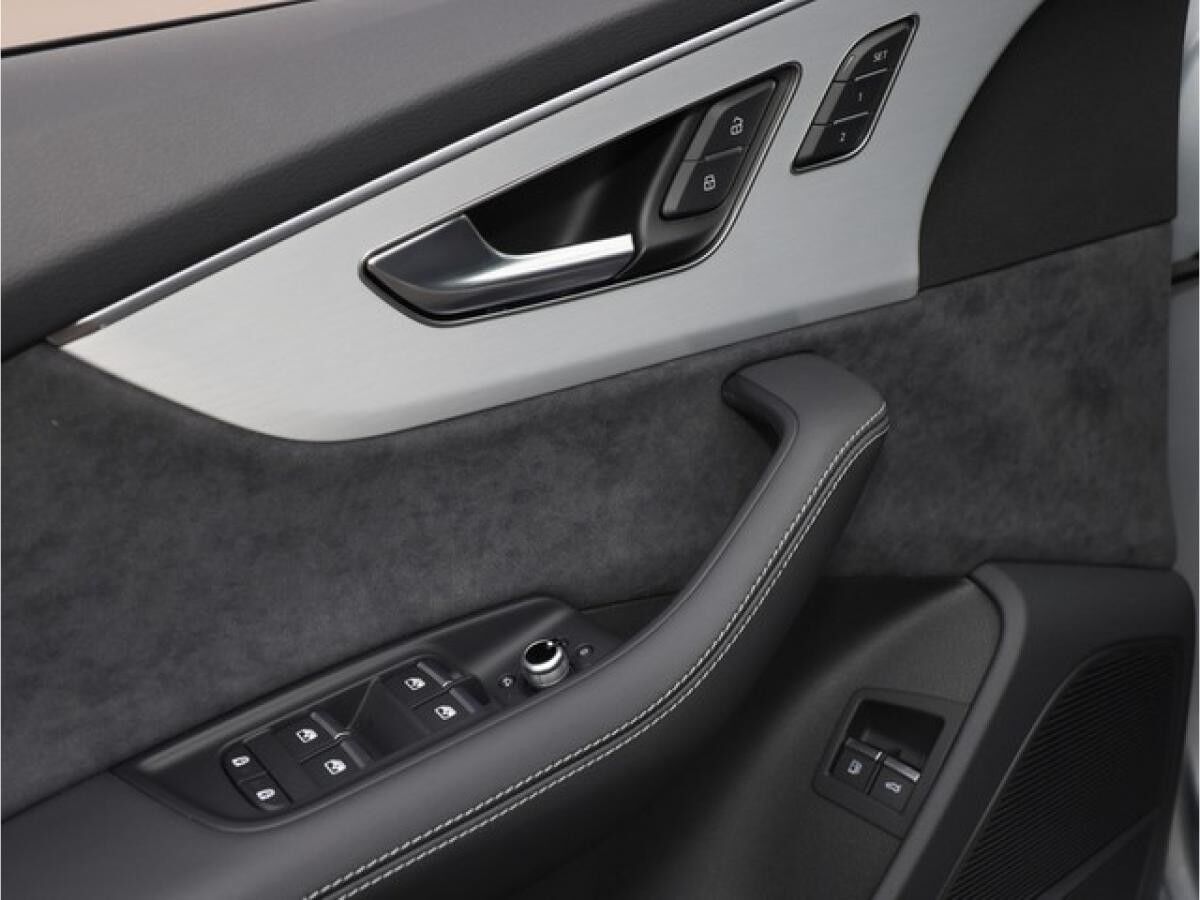 Audi Q7 SUV S line 60 TFSI e quattro ALW