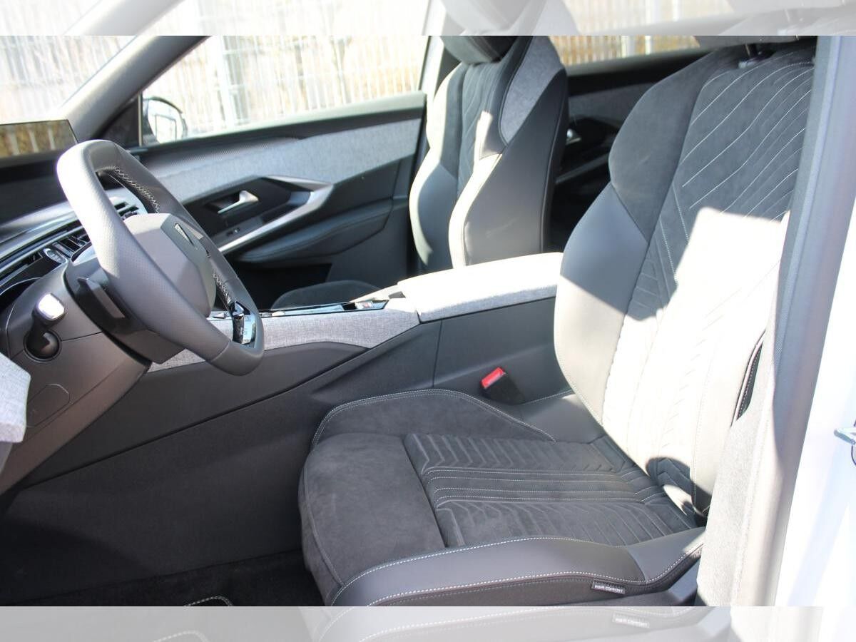 Peugeot 3008 GT Hybrid 145 e-DSC6