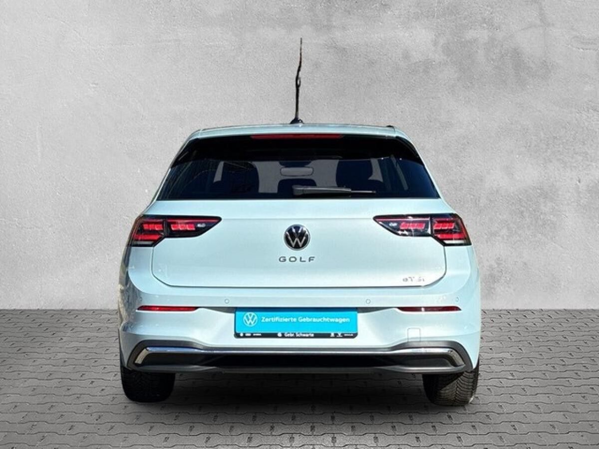 Volkswagen Golf VIII Lim. 1.5 eTSI Facelift DSG Life MATRIX+HARMAN KARDON