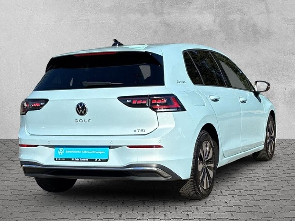 Volkswagen Golf VIII Lim. 1.5 eTSI Facelift DSG Life MATRIX+HARMAN KARDON