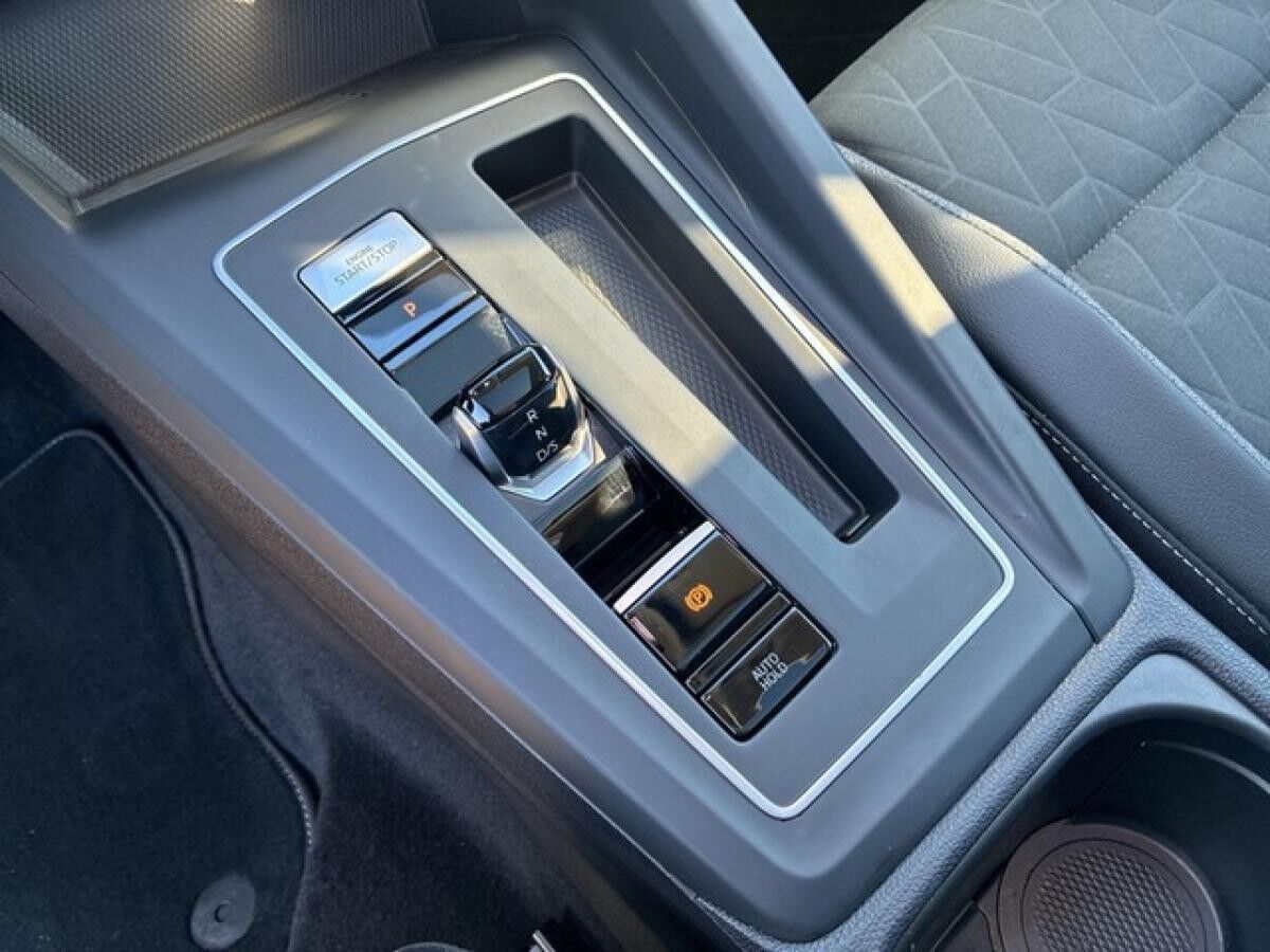 Volkswagen Golf VIII Lim. 1.5 eTSI Facelift DSG Life MATRIX+HARMAN KARDON