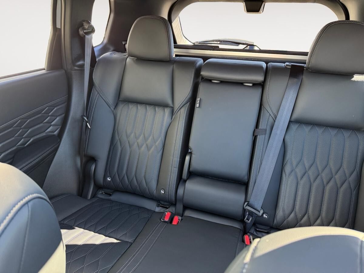 Mitsubishi Outlander 2.4 PHEV TOP ⚡ 8 Jahre Garantie ⚡