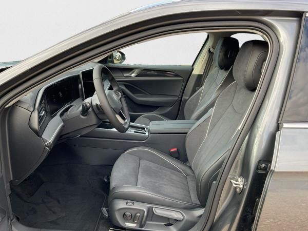 Volkswagen Passat Business 1.5 eHybrid DSG Kamera ACC DCC Navi AHK