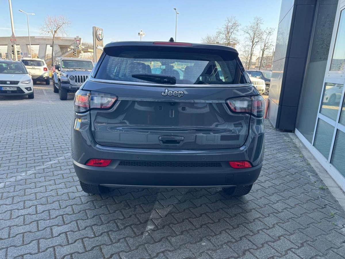 Jeep Compass Altitude 1.5 GSE T4 48V e-Hybrid Verfügbar in 2 Farben mit Allwetterreifen Abholung Mannheim