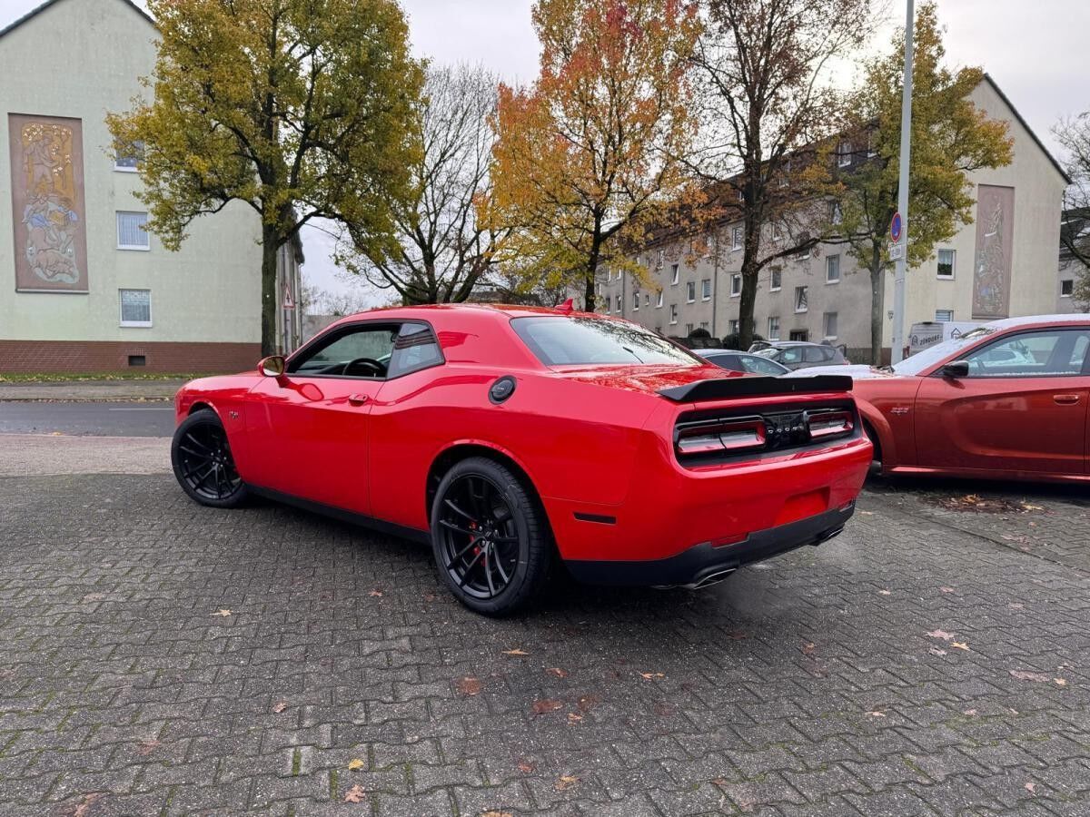 Dodge Challenger 5.7 V8 HEMI RT Shaker SONDERKONDITION
