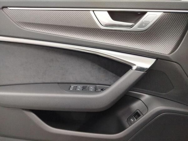 Audi A6 Avant 40 TDI quattro S tronic design S line MatrixLED AHK Panorama