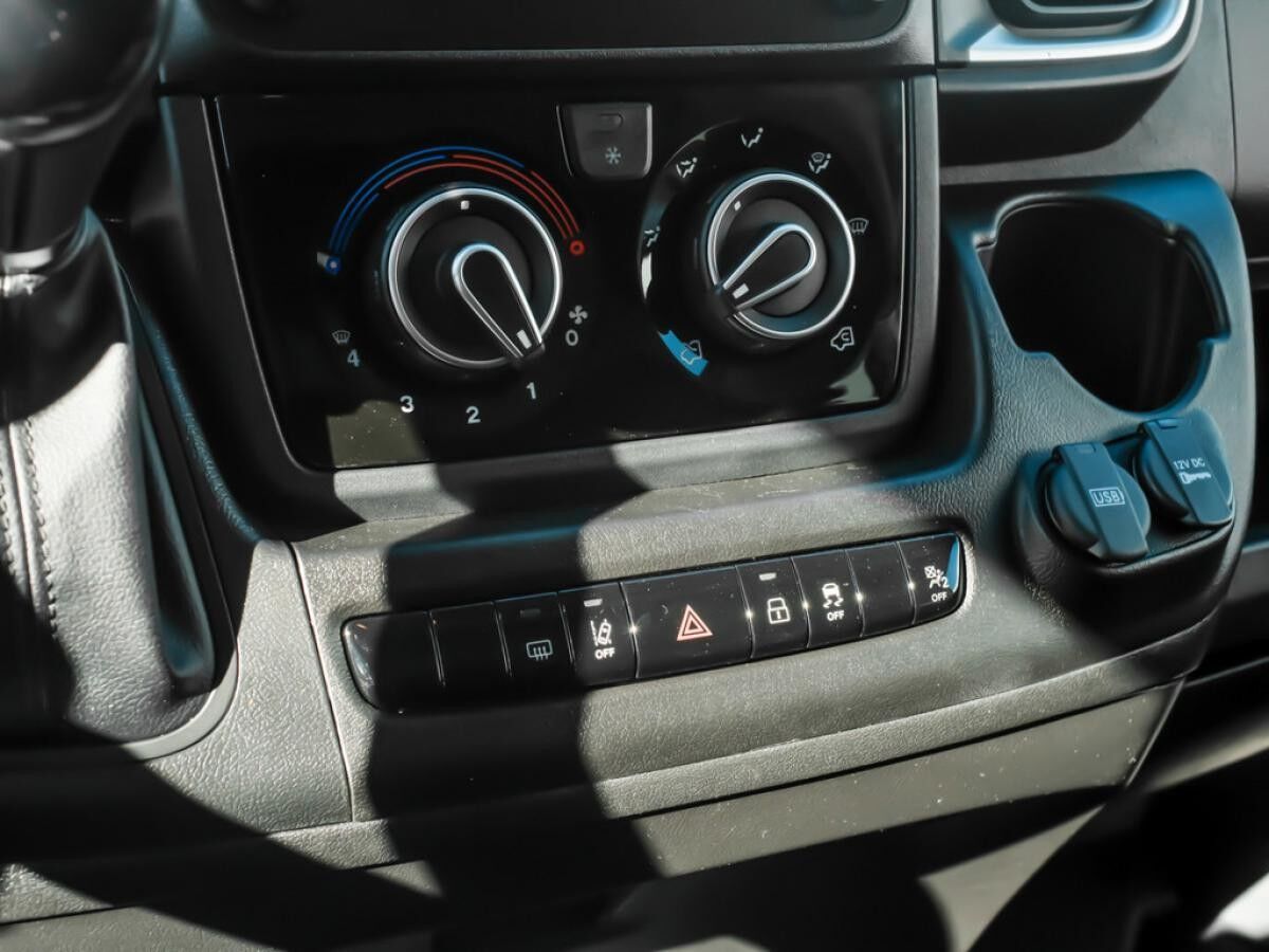 Citroën Jumper 35 L3H2 verglast BlueHDi 180*GJR*DAB*Apple-CarPlay*Automatik