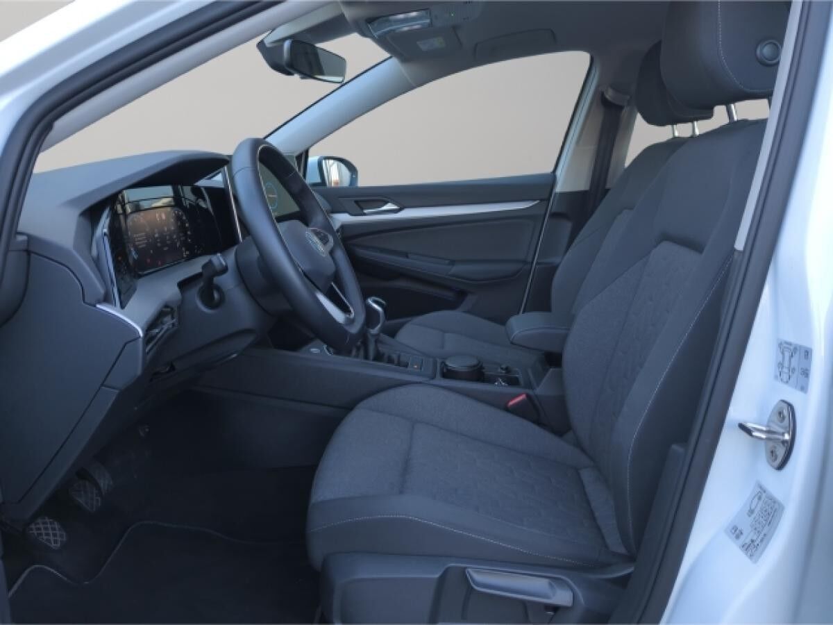 Volkswagen Golf VIII Life 1.5 TSI 6-Gang AHK,NAV,ACC,LR-H,LED