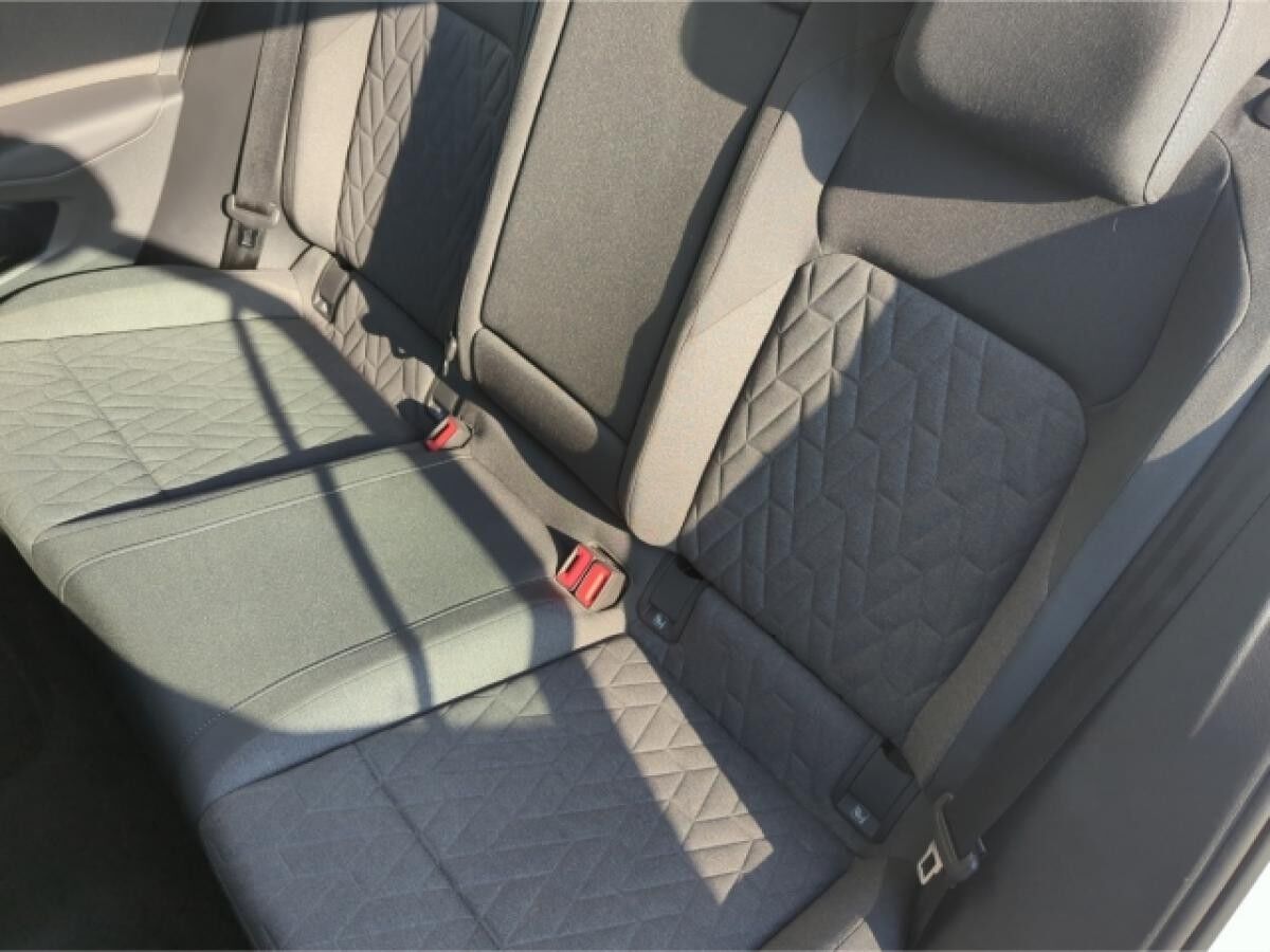 Volkswagen Golf VIII Life 1.5 TSI 6-Gang AHK,NAV,ACC,LR-H,LED