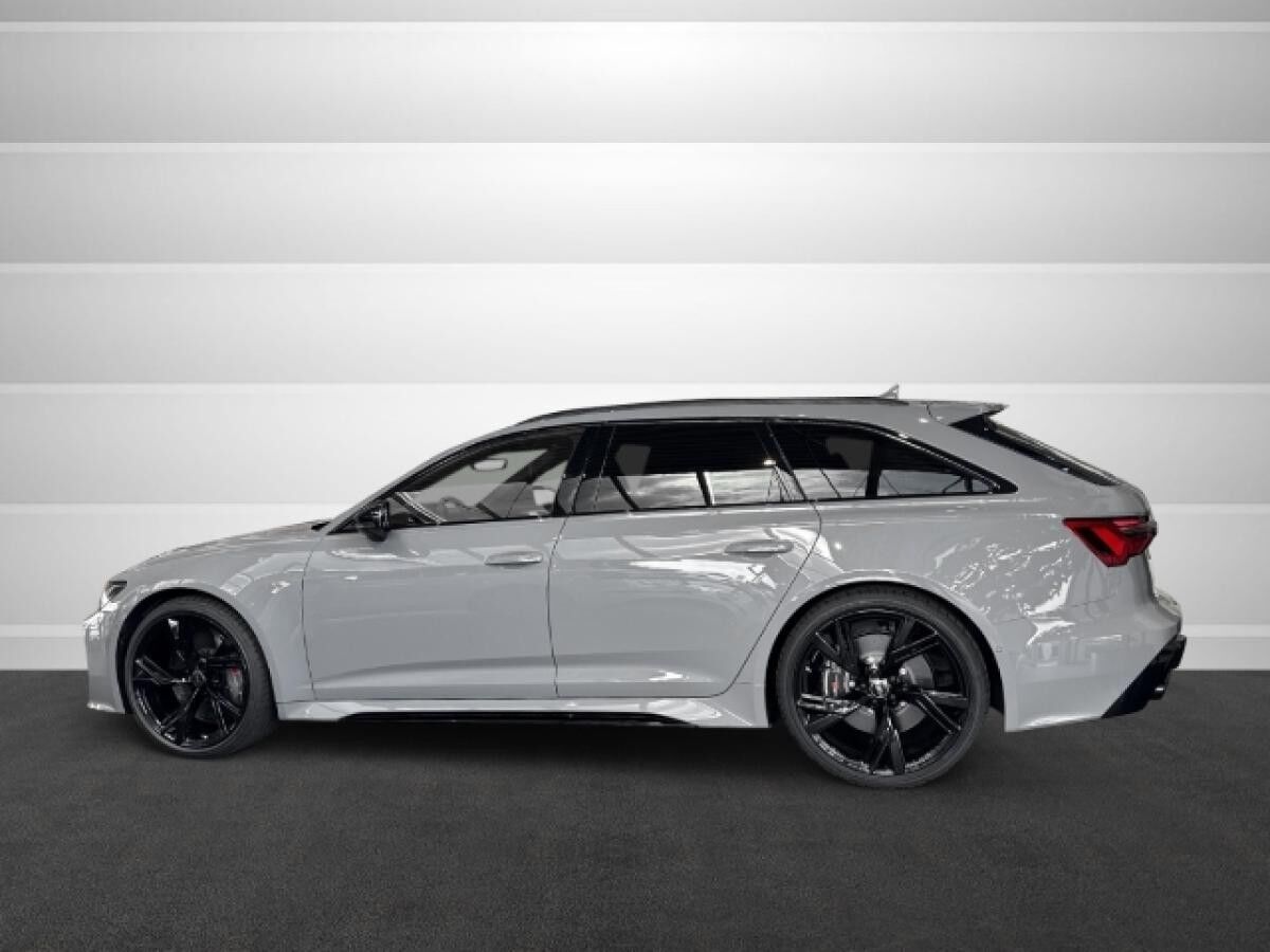 Audi RS6 Avant performance quattro tiptronic HUD