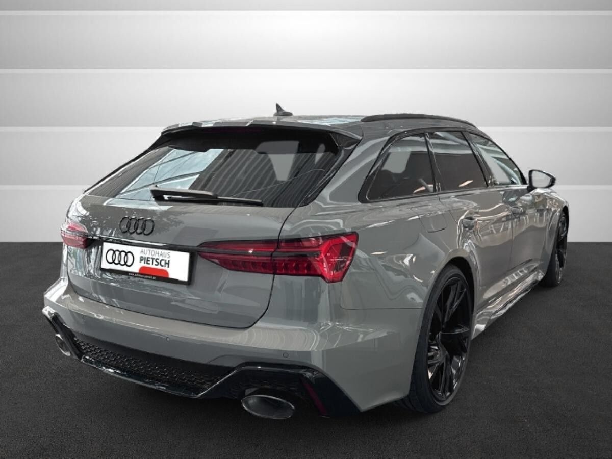 Audi RS6 Avant performance quattro tiptronic HUD