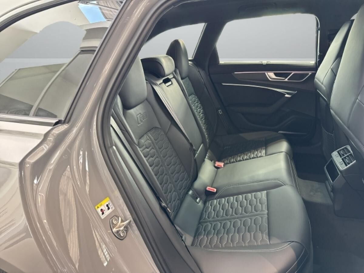 Audi RS6 Avant performance quattro tiptronic HUD