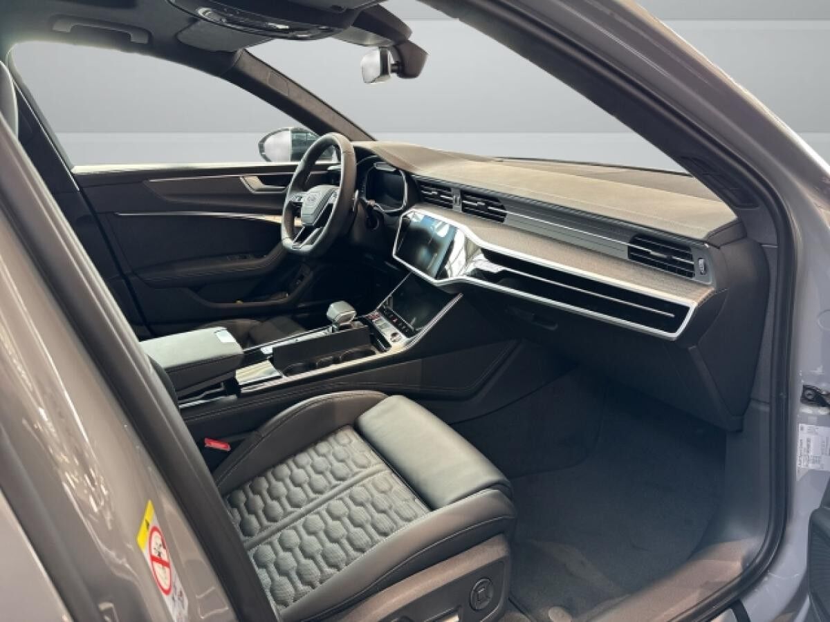 Audi RS6 Avant performance quattro tiptronic HUD