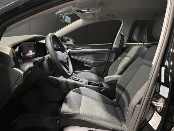 Volkswagen Golf Var. 2.0 TDI LIFE*ACC*DSG*NAV*HuD*AHK*LED*
