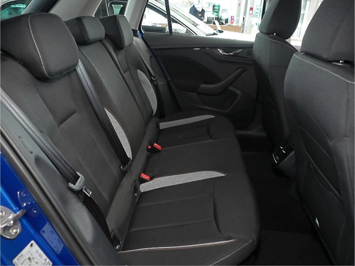 Skoda Kamiq Selection 1,5 TSI *RFK LED SHZ KLIMA NAVI*