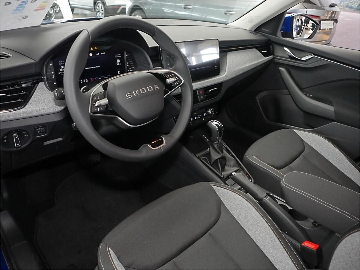 Skoda Kamiq Selection 1,5 TSI *RFK LED SHZ KLIMA NAVI*