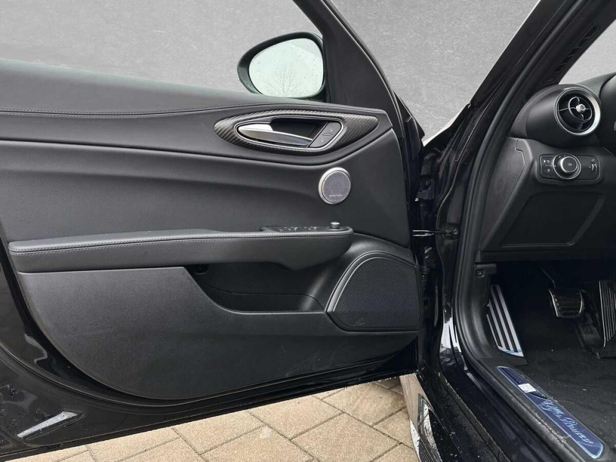 Alfa Romeo Giulia QUADRIFOGLIO MY25 - SOFORT VERFÜGBAR