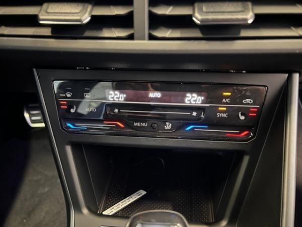 Volkswagen Taigo R-Line 1.5 TSI DSG **AHK, Navi, 'IQ.DRIVE'**