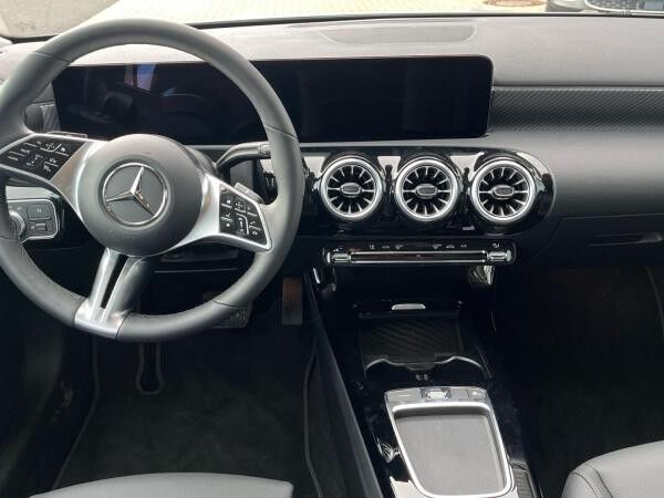 Mercedes-Benz A 200 Progressive Multibeam-LED Rückfahrkamera