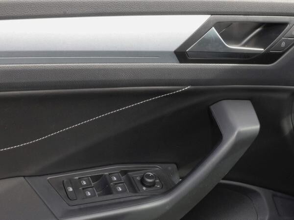 Volkswagen T-Roc Life 2.0 l TDI SCR DSG Goal VLW