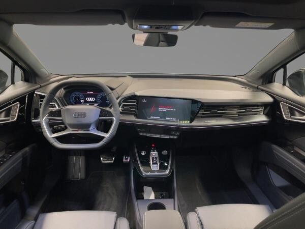 Audi Q4 e-tron 45 quattro Pano Matrix Kamera AHK Navi ACC