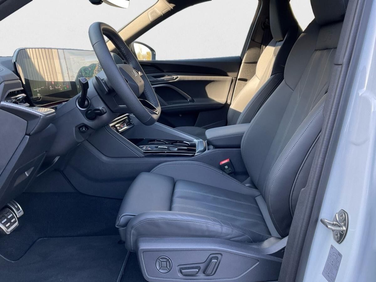 Audi Q5 SUV TDI quattro S-Line Tech Pro HUD AAS