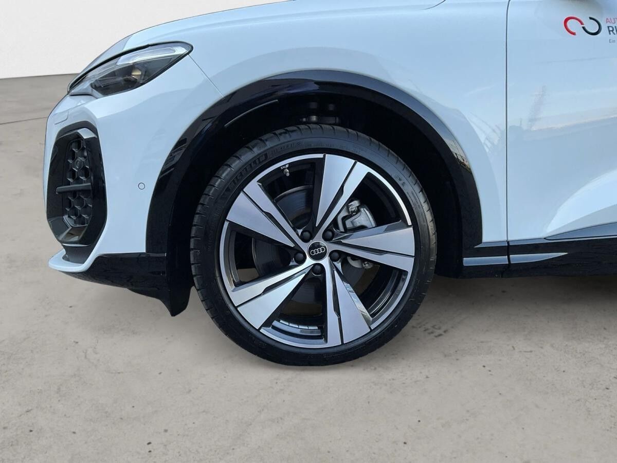Audi Q5 SUV TDI quattro S-Line Tech Pro HUD AAS