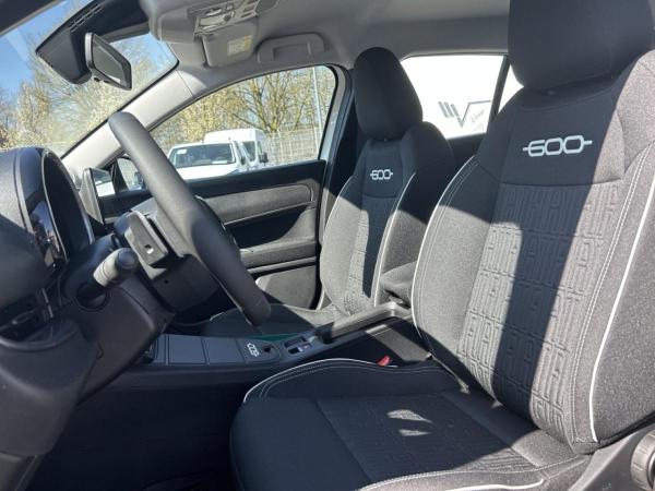 Fiat 600 🌟Business Edition 110PS 🌟 *Kamera/ Ganzjahresreifen/LED/NAVI*