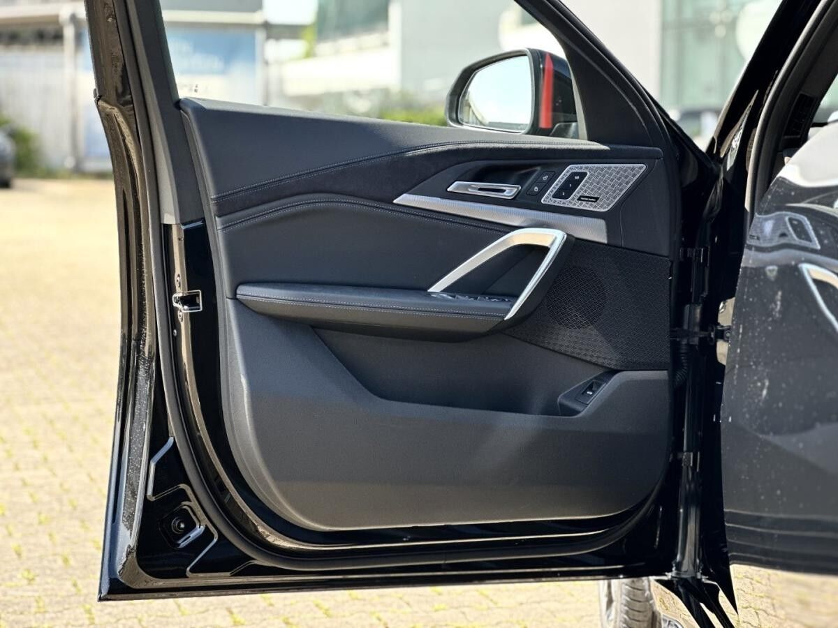 BMW iX2 eDrive20 M Sportpaket HK HiFi DAB LED RFK