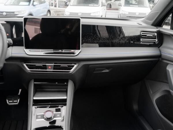 Volkswagen Tiguan "R-LINE" 1.5 l TSI eHybrid 6-Gang-DSG MATRIX-BLACK-STYLE-LM20-LEDER-AHK