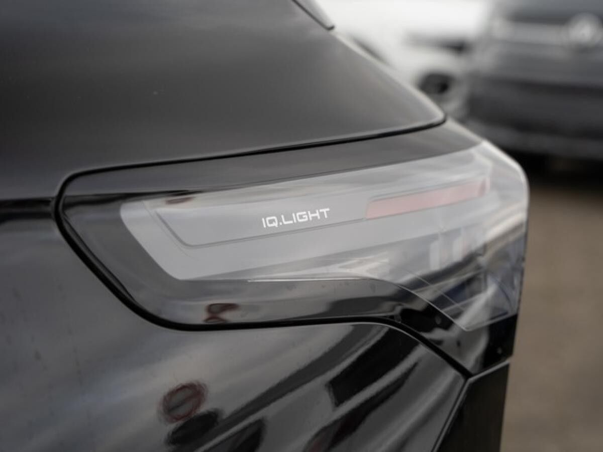 Volkswagen Tiguan "R-LINE" 1.5 l TSI eHybrid 6-Gang-DSG MATRIX-BLACK-STYLE-LM20-LEDER-AHK