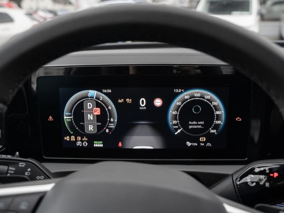 Volkswagen Tiguan "R-LINE" 1.5 l TSI eHybrid 6-Gang-DSG MATRIX-BLACK-STYLE-LM20-LEDER-AHK