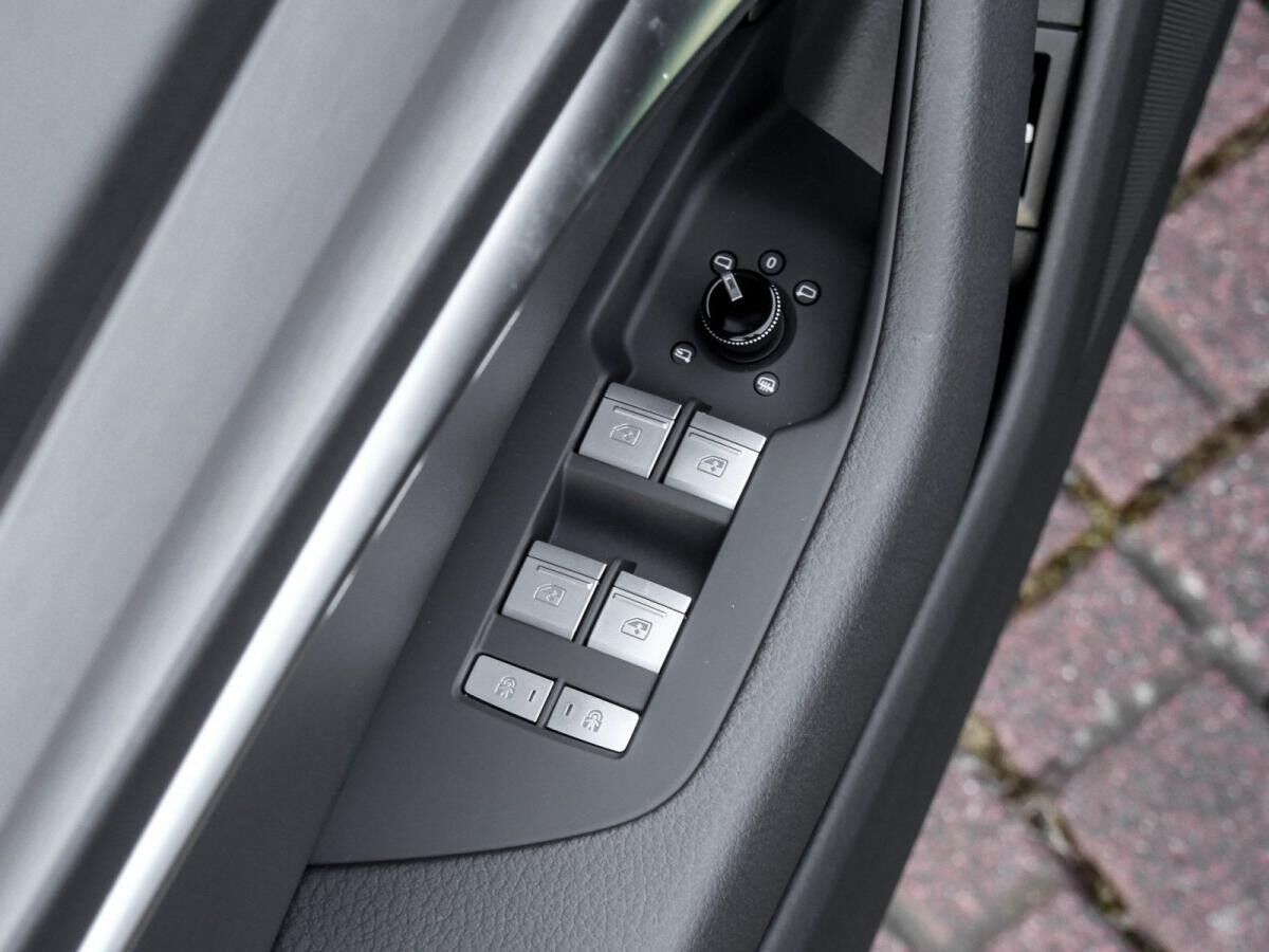 Audi A6 Avant S-LIne 40 TDI quattro S tronic AHK Optikpaket schwarz Matrix NP 86.000