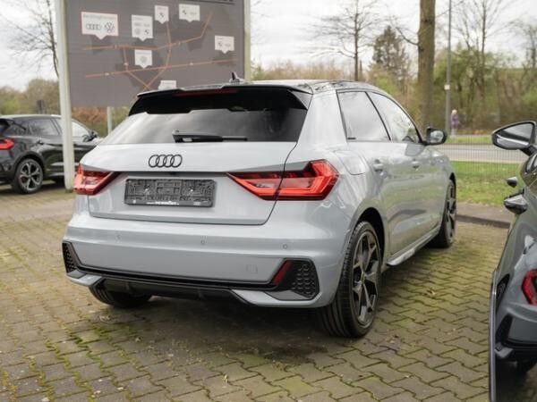 Audi A1 Sportback 35 TFSI 	 2 x S line ACC LED Navi Klima Sonos LM18