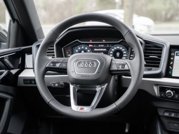 Audi A1 Sportback 35 TFSI 	 2 x S line ACC LED Navi Klima Sonos LM18