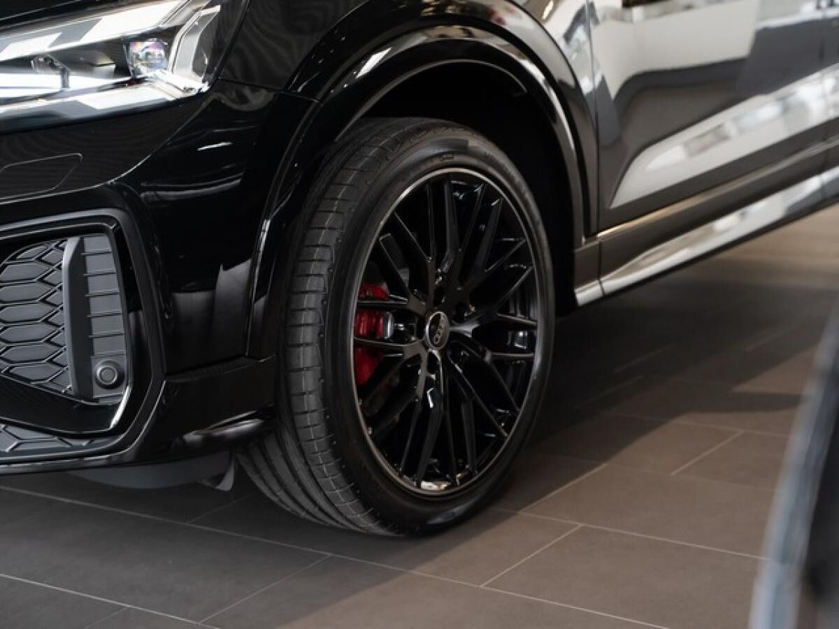 Audi Q2 35 TFSI  2 x S line Matrix AHK Pano Navi virtual Sonos