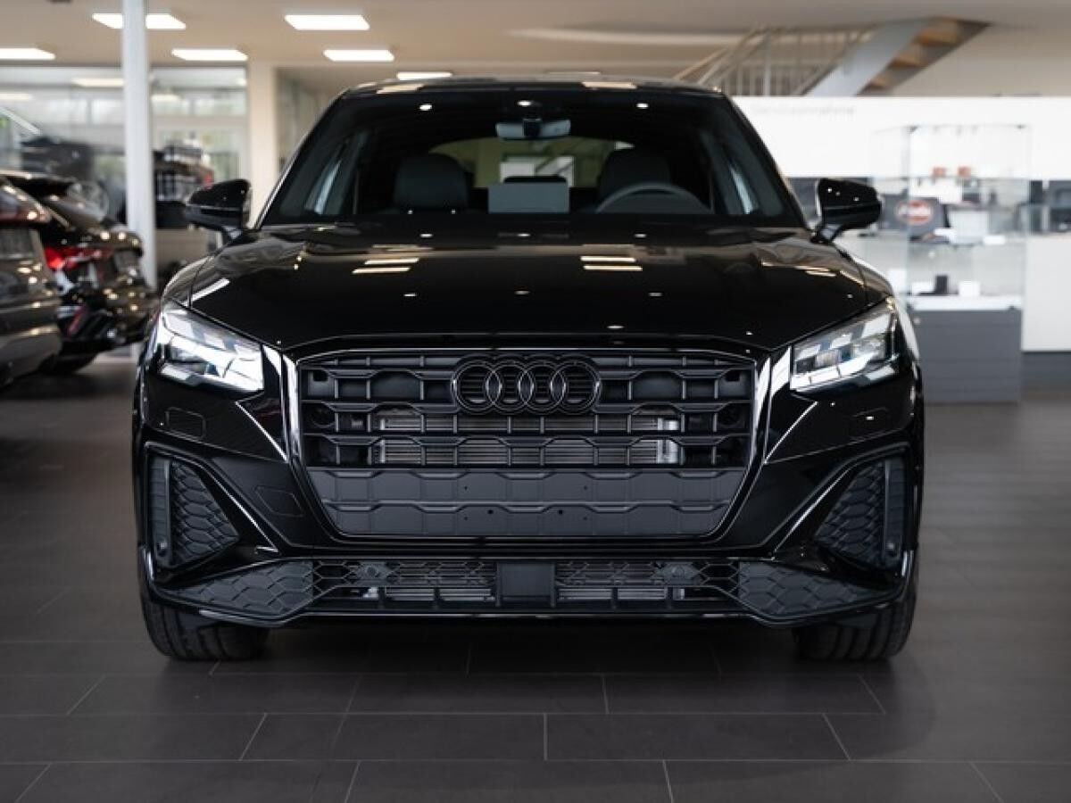 Audi Q2 35 TFSI  2 x S line Matrix AHK Pano Navi virtual Sonos