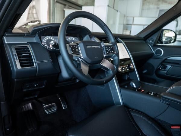 Land Rover Discovery D250 Dynamic SE