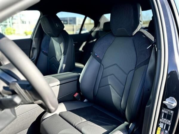 BMW i5 eDrive40 Limousine M Sportpaket HK HiFi DAB