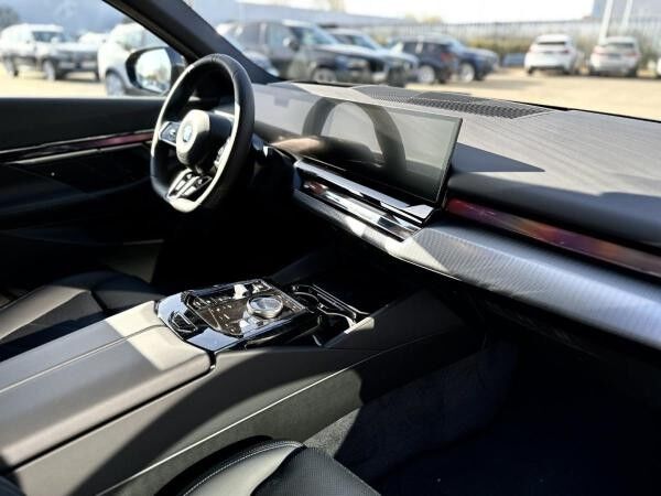 BMW i5 eDrive40 Limousine M Sportpaket HK HiFi DAB